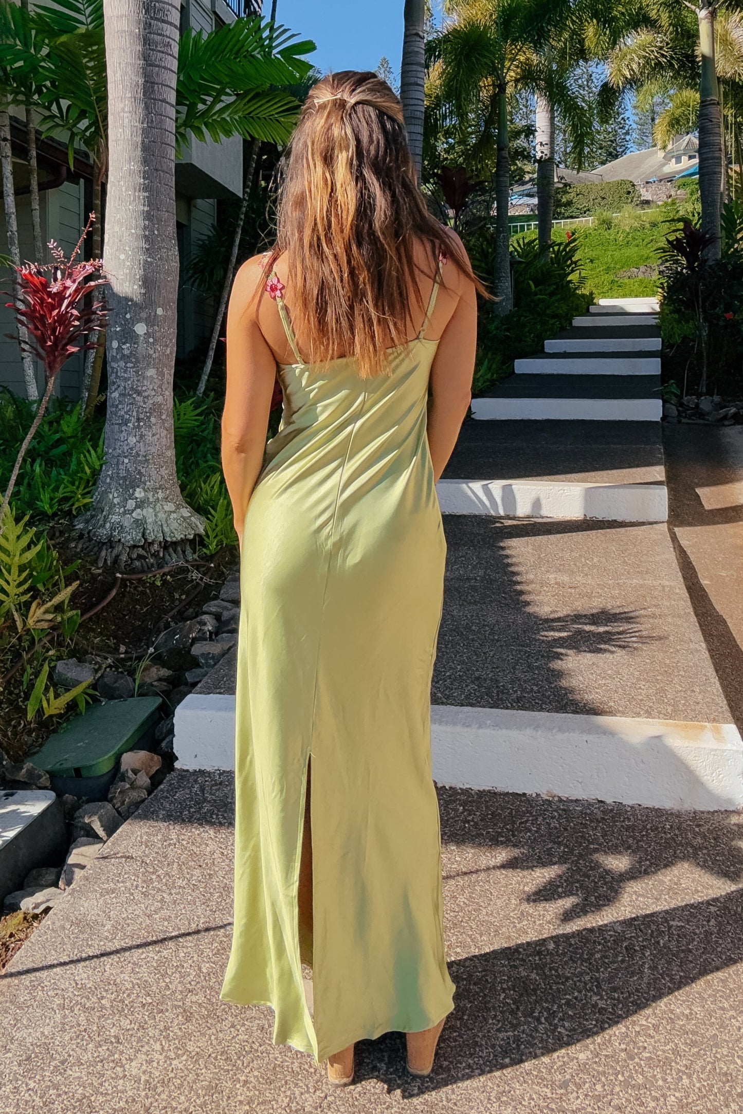 A Hui Hou Green Satin Floral Stitch Detail Maxi Dress