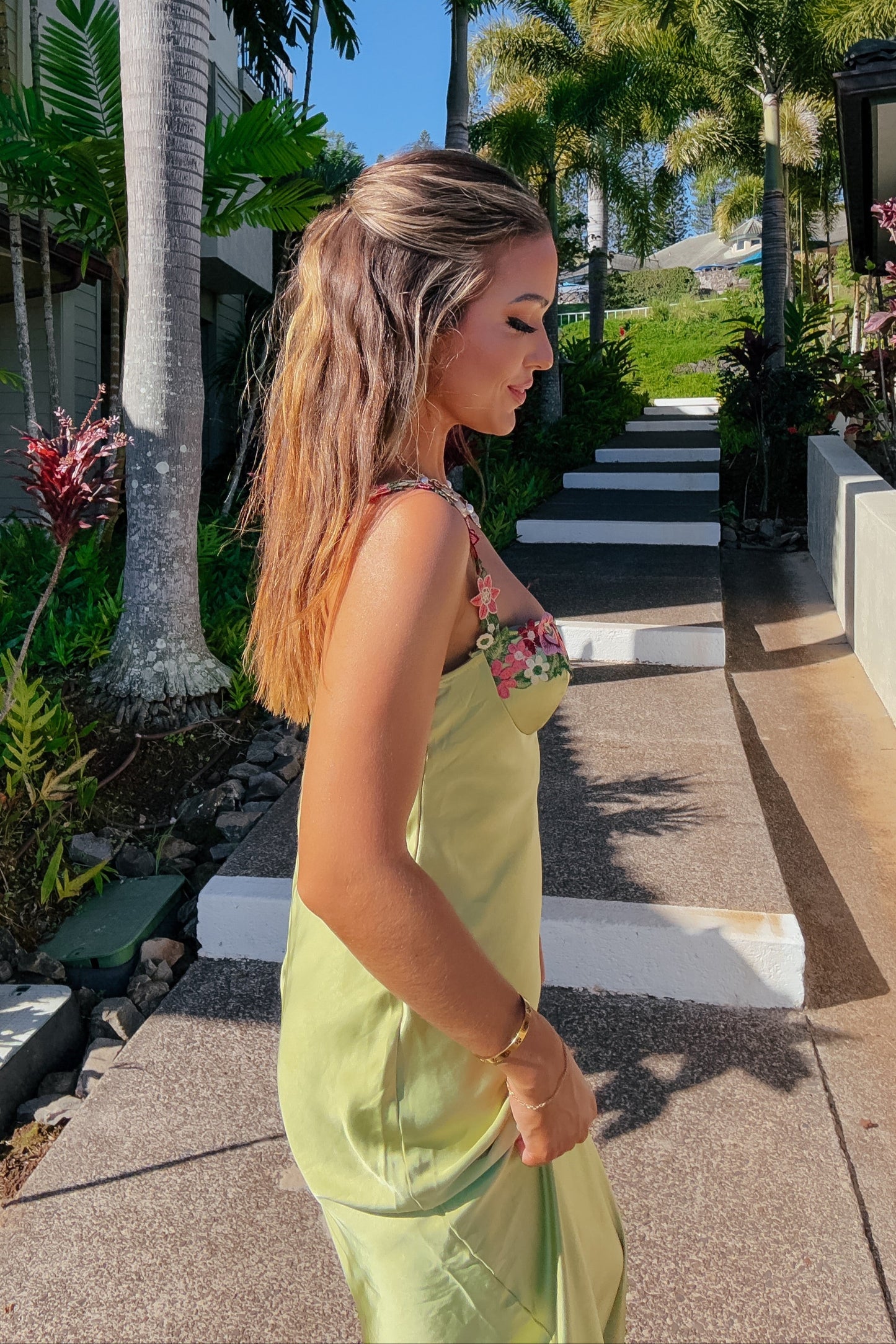 A Hui Hou Green Satin Floral Stitch Detail Maxi Dress